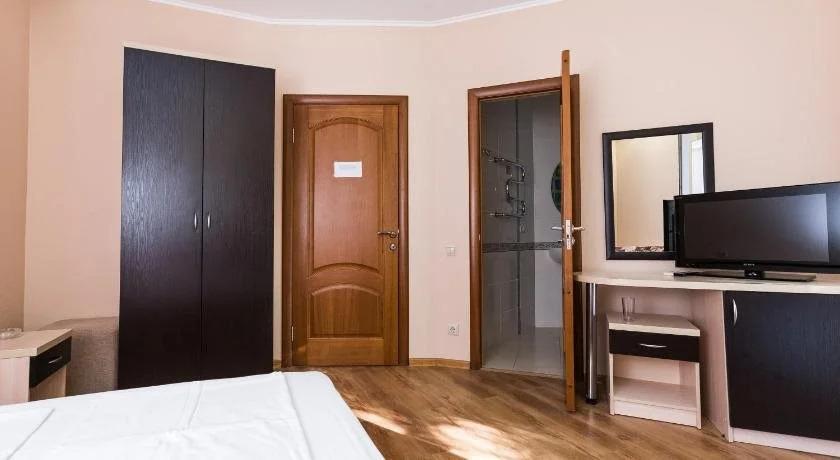 Yug Alliance Hotel - главное фото