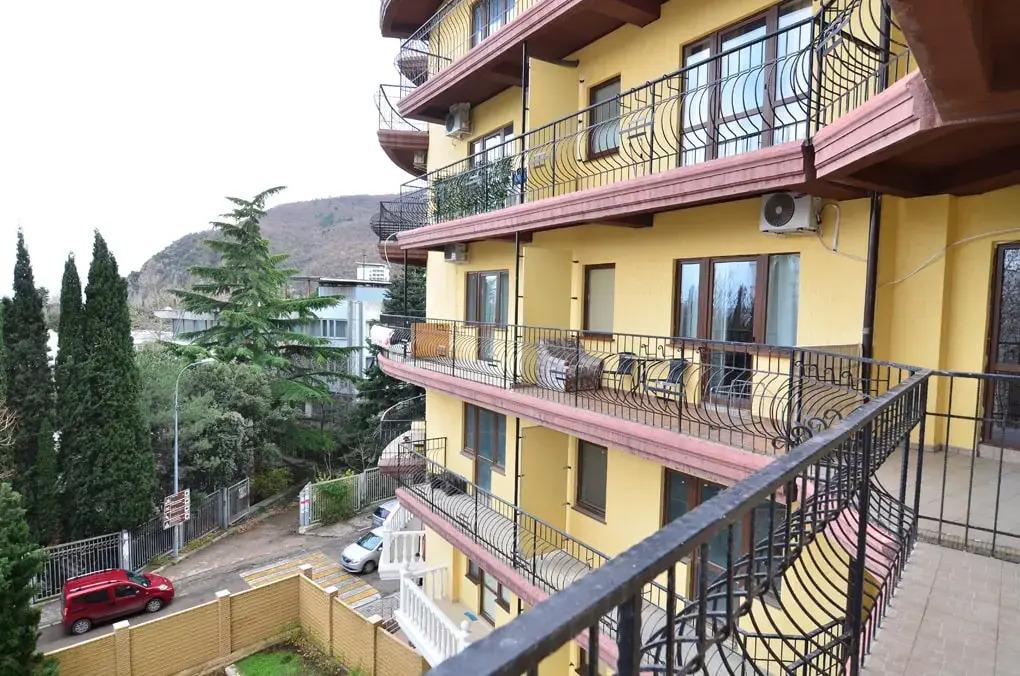 Дельфин (Партенит) - главное фото