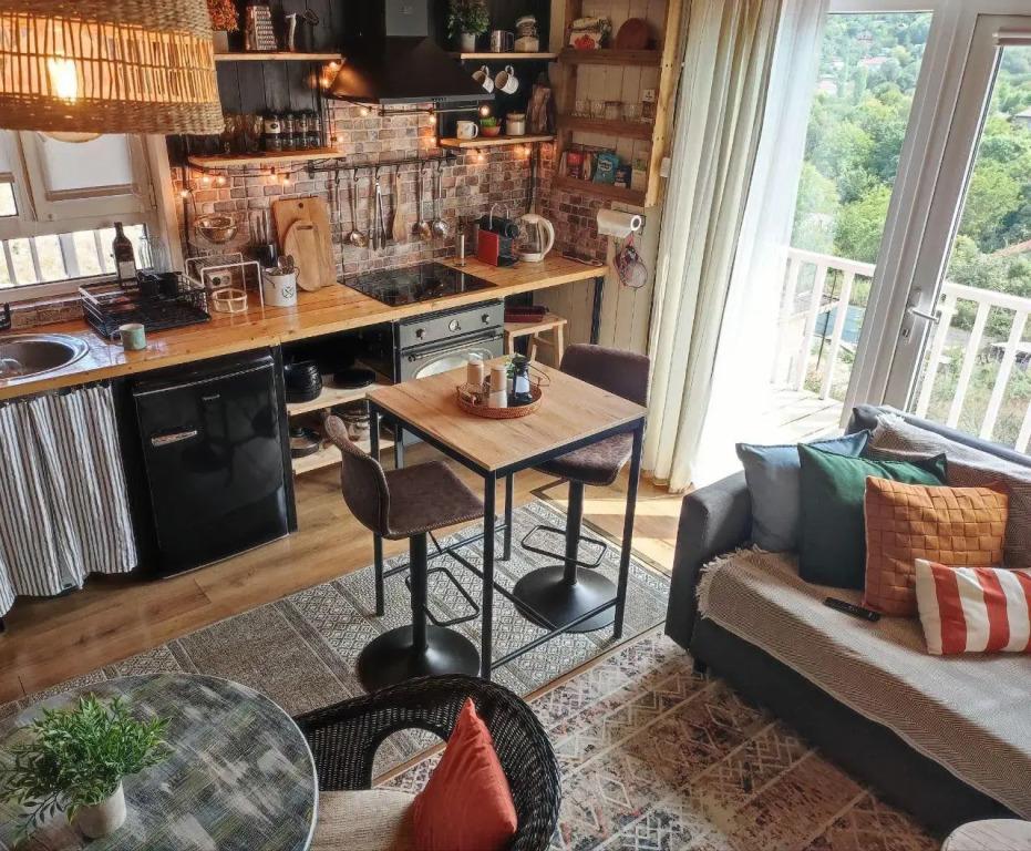 Дом с видом на горы - главное фото