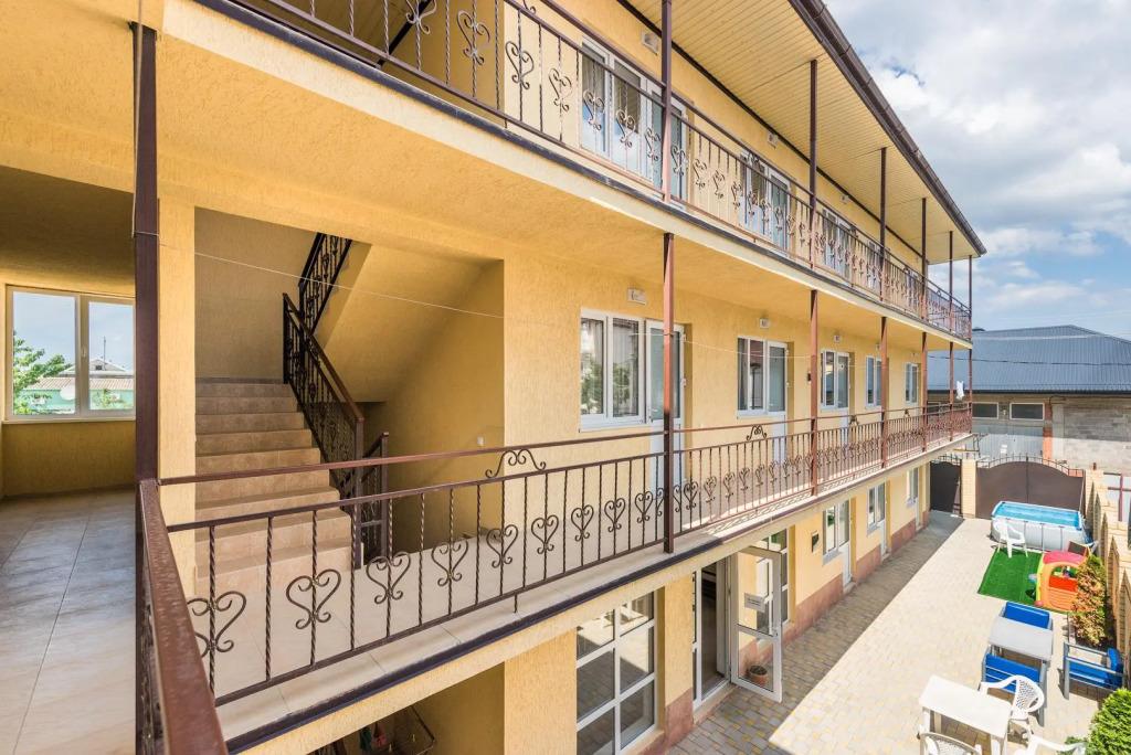 Guest House Lotos - главное фото