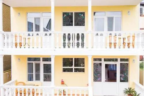 Lotos Zelyonaya Krysha Guest House - главное фото