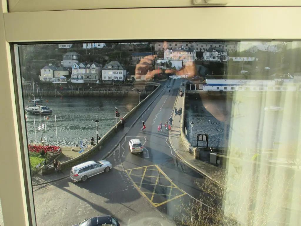 Bridgeside Guest House - главное фото