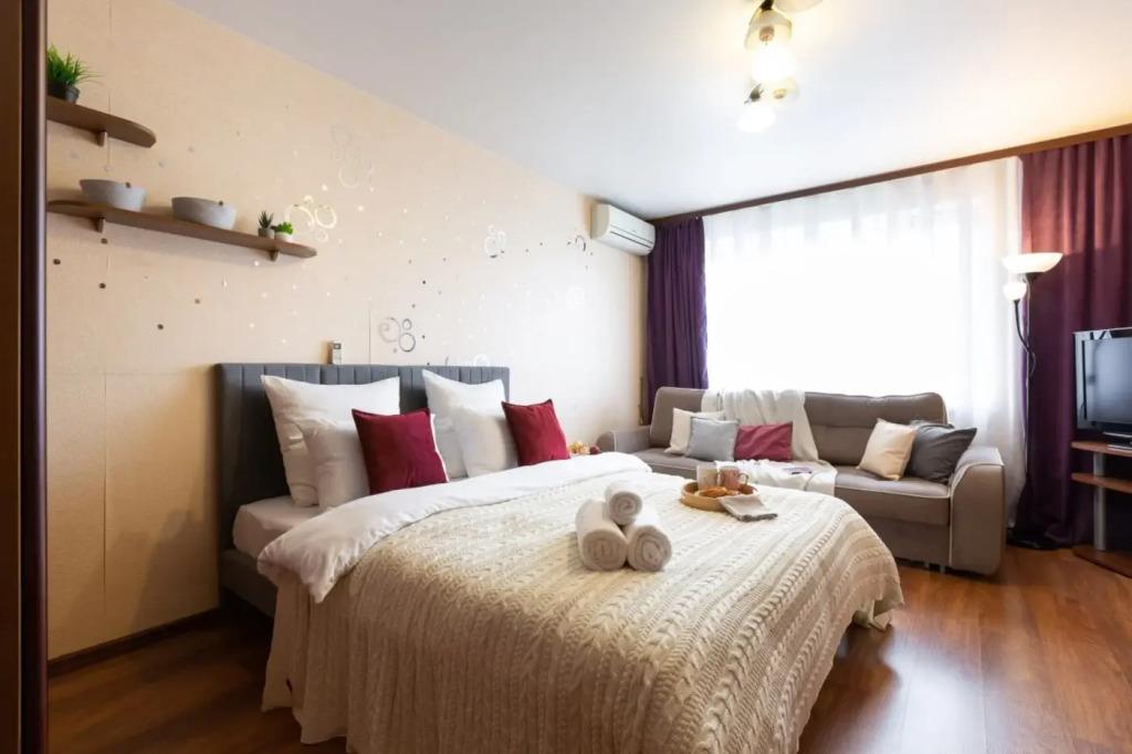 Апартаменты 2 комнатные с балконом в центре города, рядом Парк Победы - главное фото