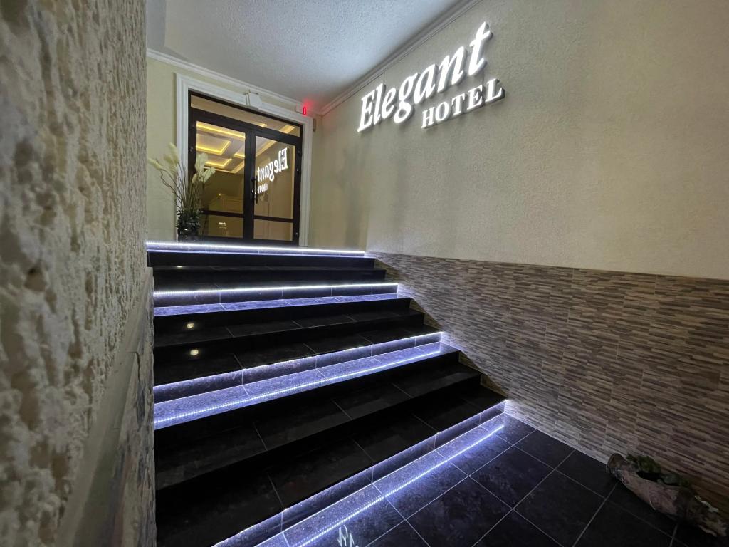Меблированные комнаты Elegant Hotel Resort - главное фото
