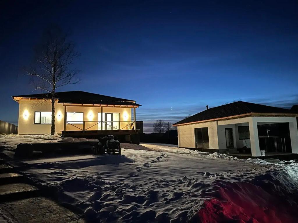 Частный дом с баней в Aбзaково - главное фото