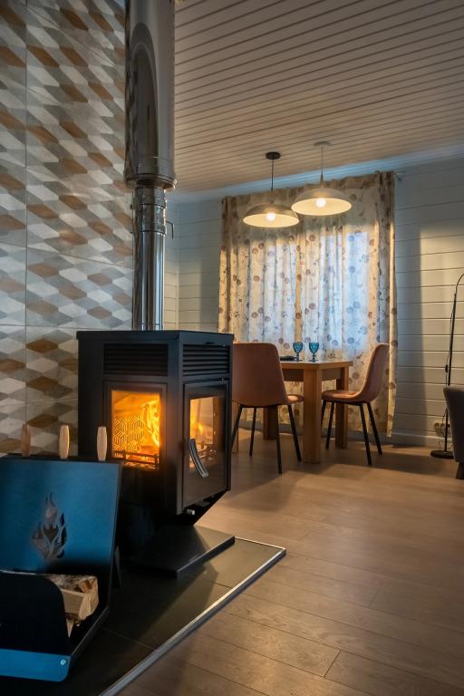 Гостевой дом Васькино Подворье Желтый - главное фото