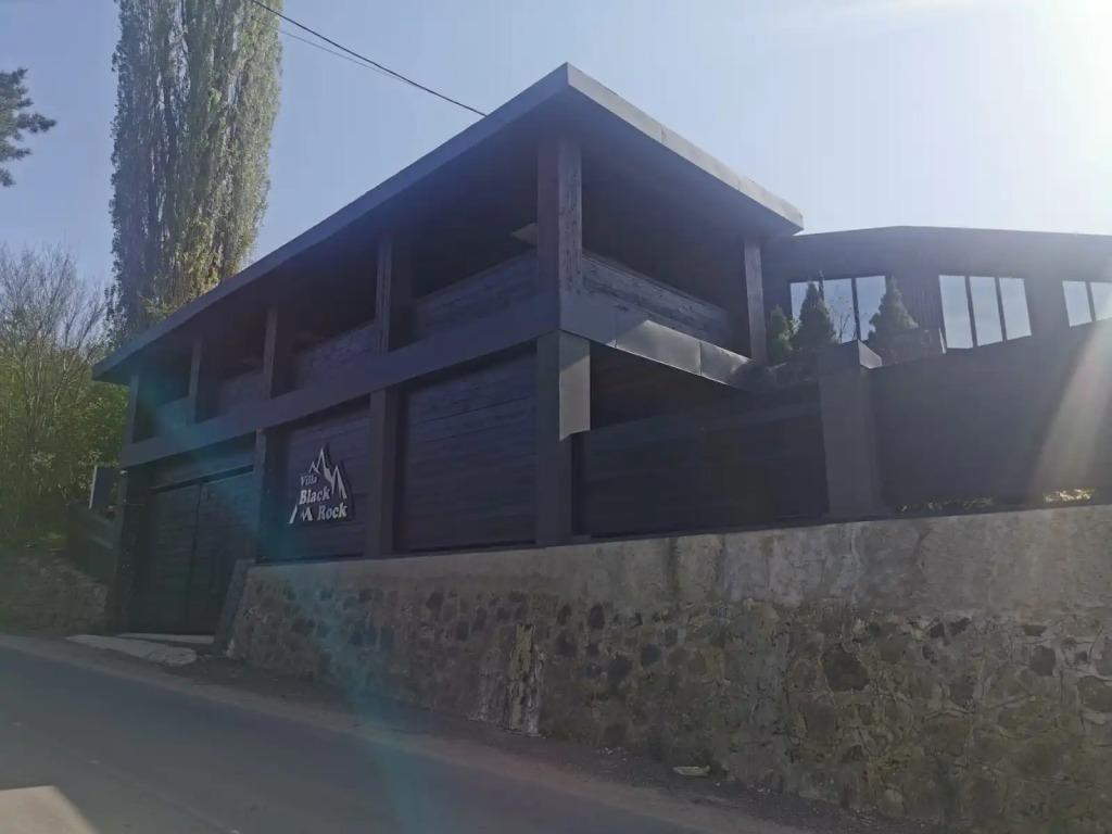 Отель Черная скала - главное фото