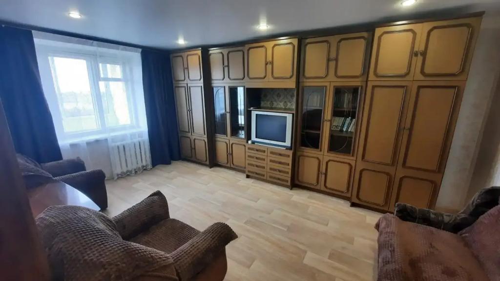 Квартира Двухкомнатная 50 лет ВЛКСМ,д33 - главное фото