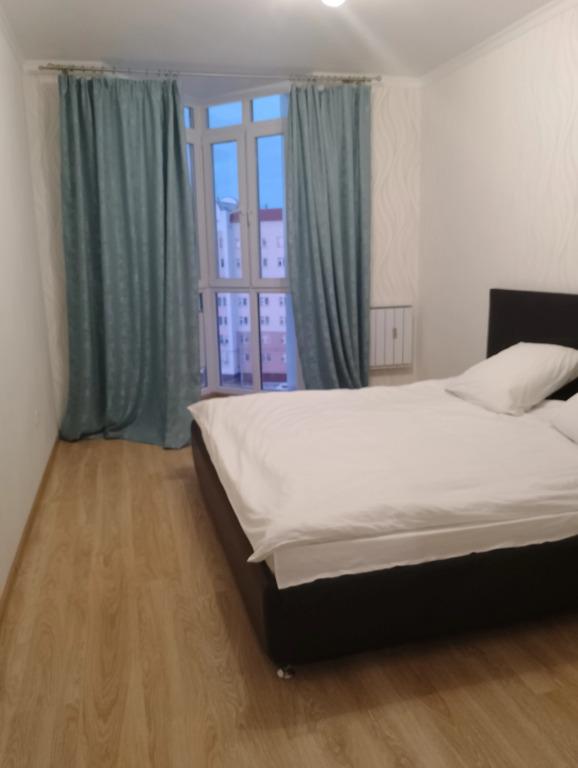 Апартаменты Двухкомнатная на улице Республике 67 - главное фото