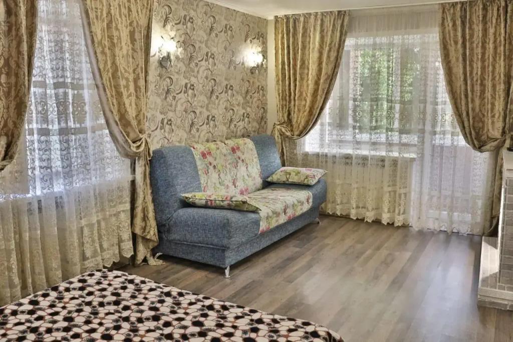 Апартаменты Уютные на улице Коммунаров - главное фото