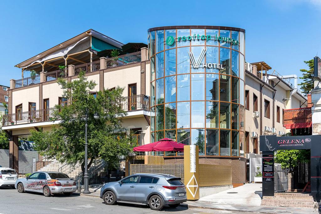 Отель V Hotel&Rooftop Lounge - главное фото