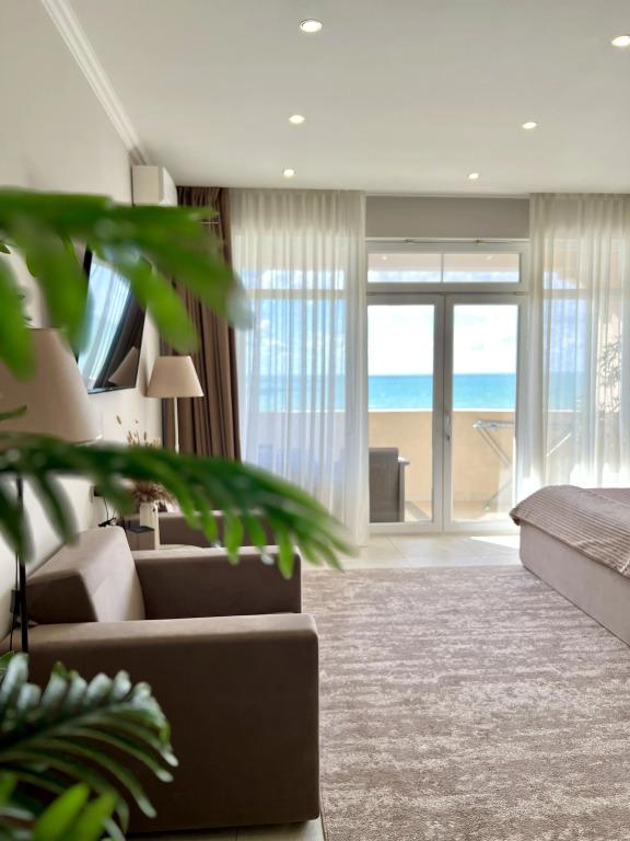 Апартаменты с видом на море - главное фото