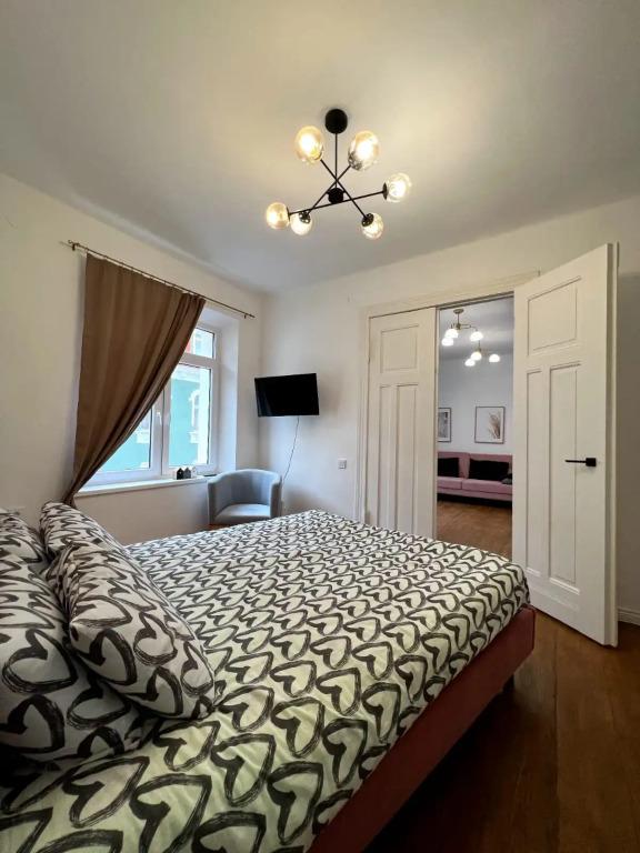 Апартаменты Стильные 2х-комнатные на Театральной с Шикарным Видом - главное фото