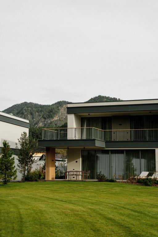 Отель Грушевый цвет - главное фото