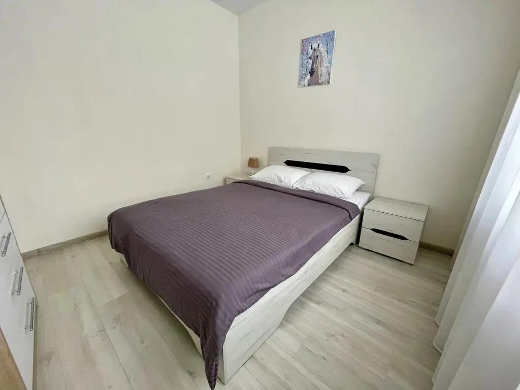 Апартаменты с выходом в зелёный двор На Сутки - главное фото