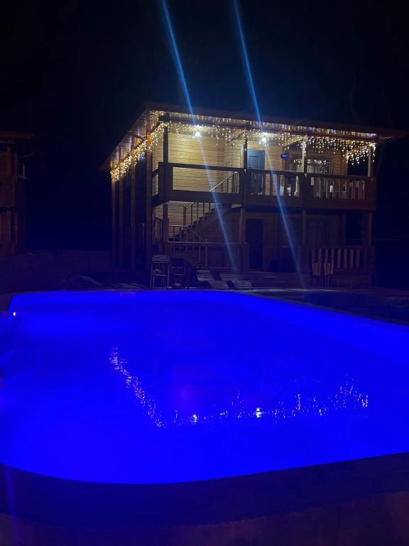 Частный дом с бассейном в Гуамке - главное фото