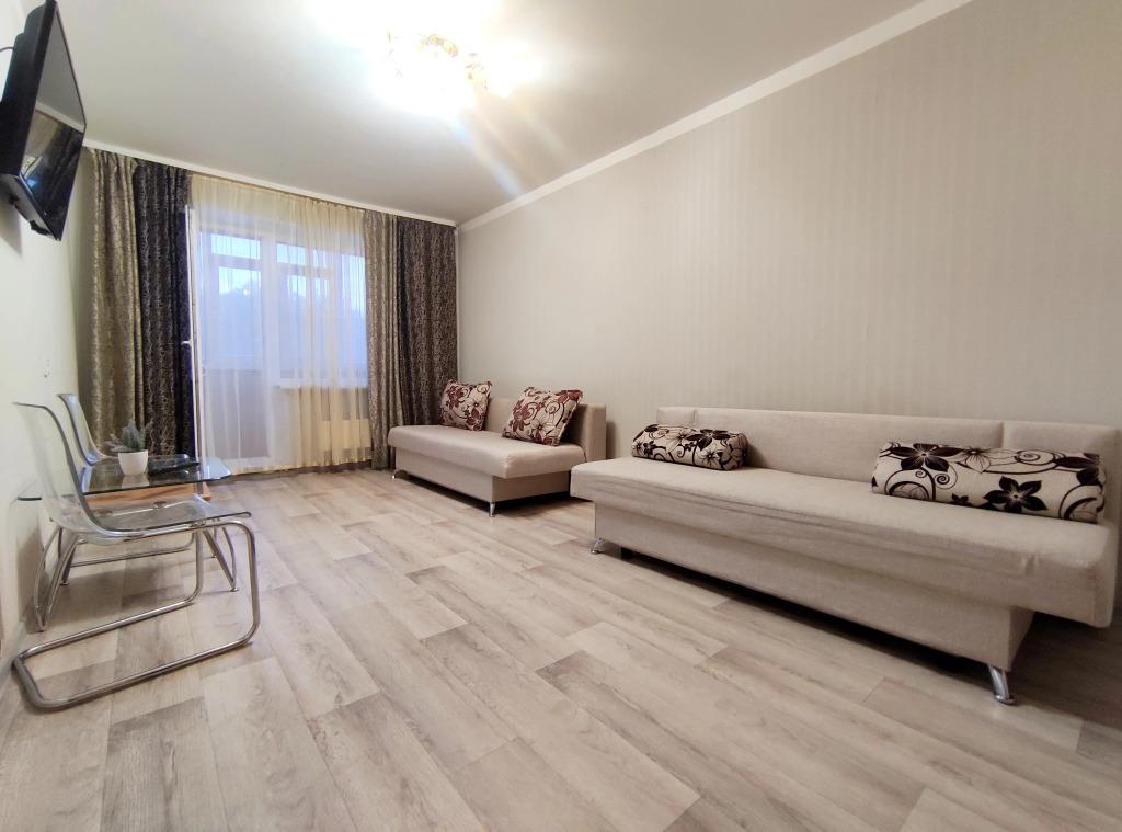 Квартира двухкомнатная рядом с пирамидой Газпрома - главное фото