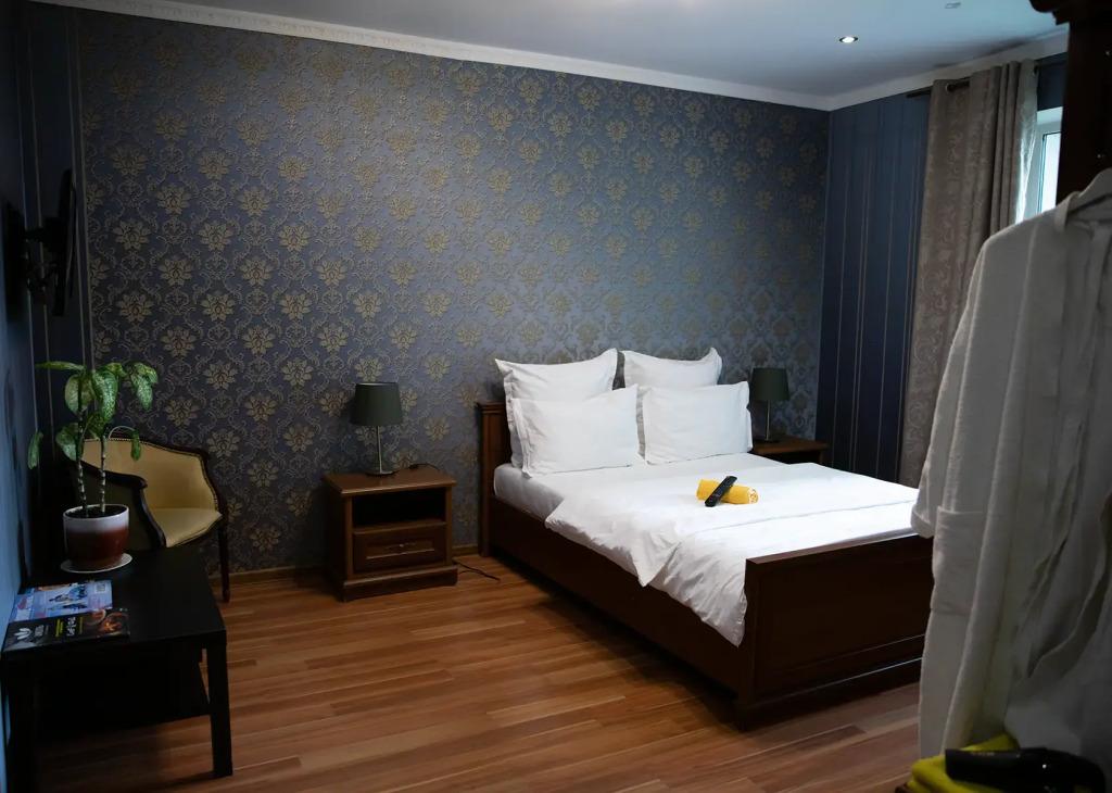 Отель Июль - главное фото