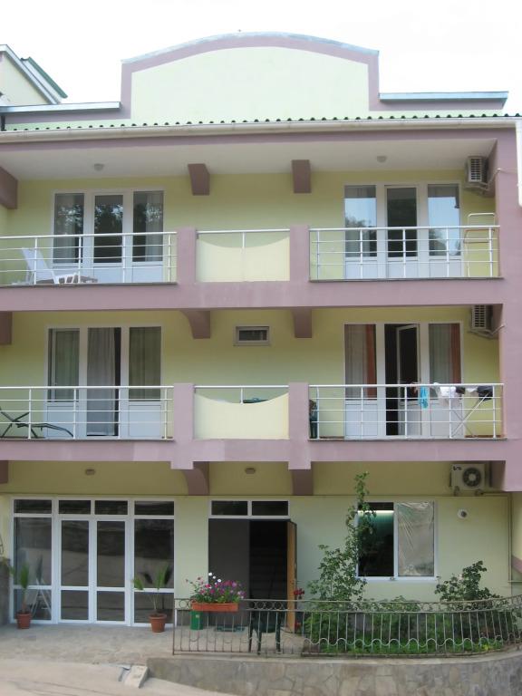 Hotel Raduga - главное фото