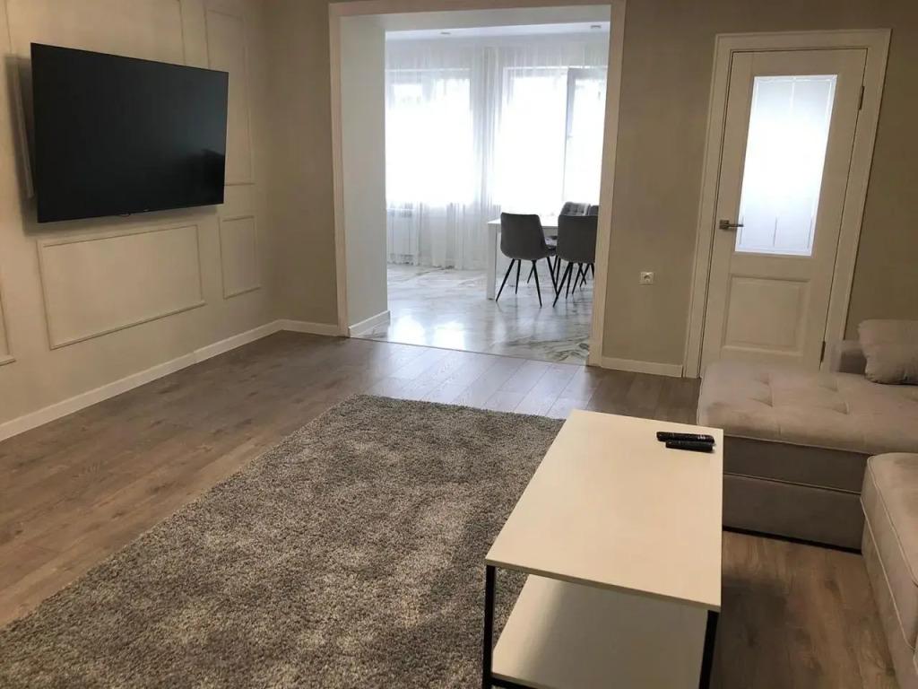 Квартира с видом на горы - главное фото