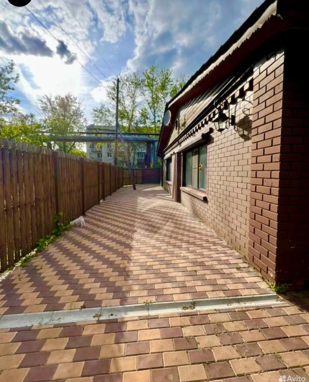 Частный дом Уютный домик студия - главное фото