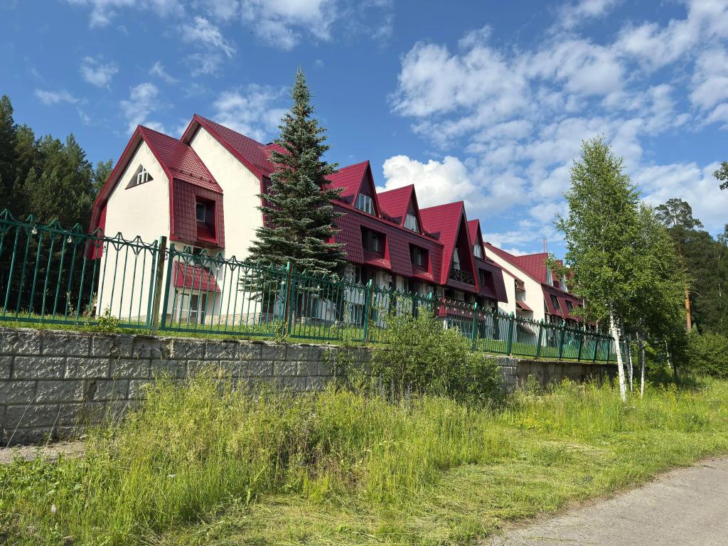 Отель Курорт Каменный цветок - главное фото