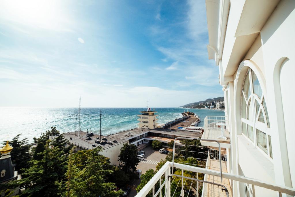 Отель Бристоль - главное фото