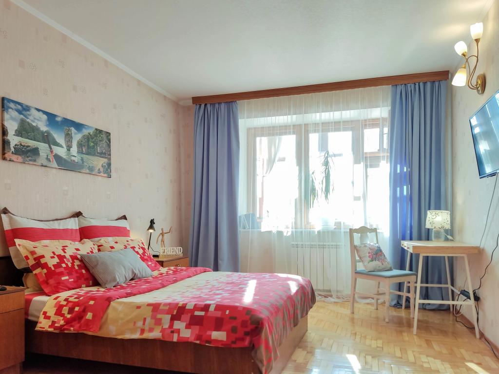 Апартаменты Евродвушка в центре города Сеть ЙоХоум - главное фото