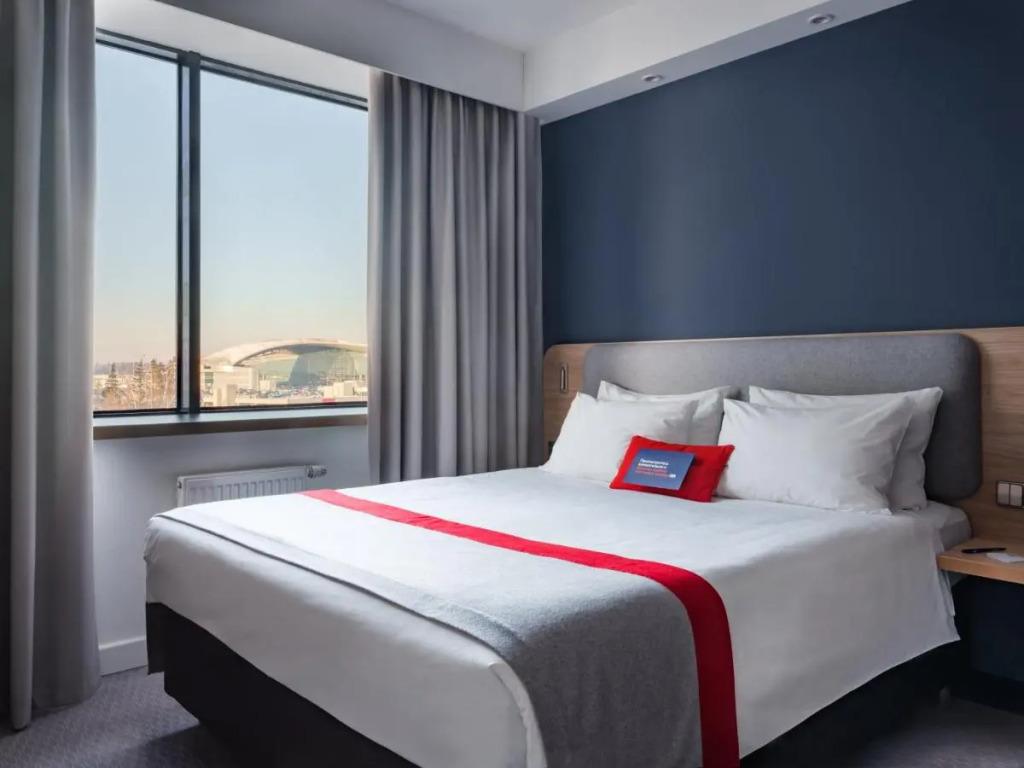 Отель Holiday Express Moscow Sheremetyevo Airport - главное фото