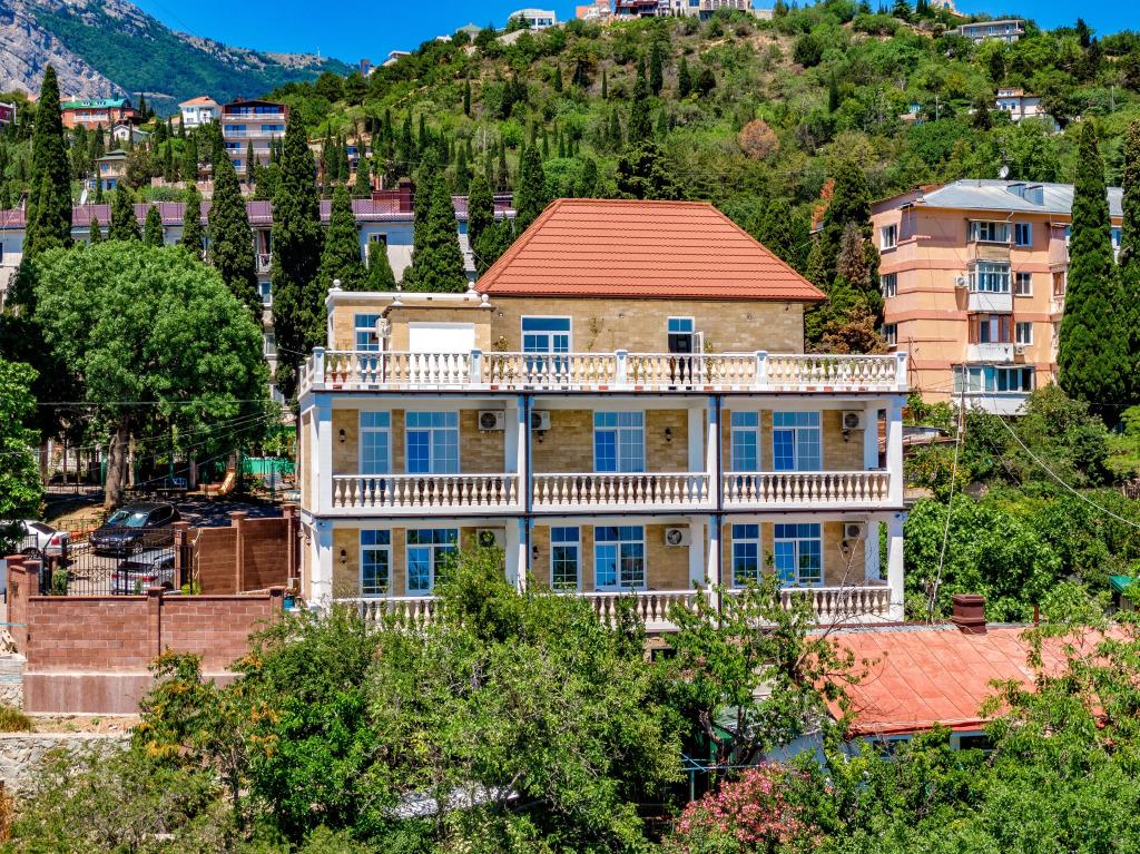 Гостевой Дом Каштановая Аллея - главное фото