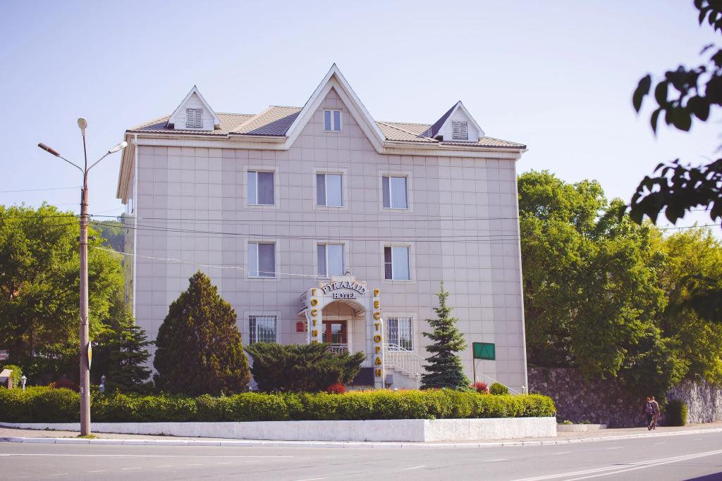 Пирамид Отель - главное фото