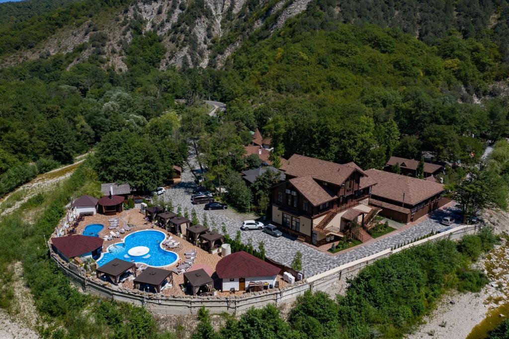 Отель Загородный Клуб Лесная Заимка - главное фото