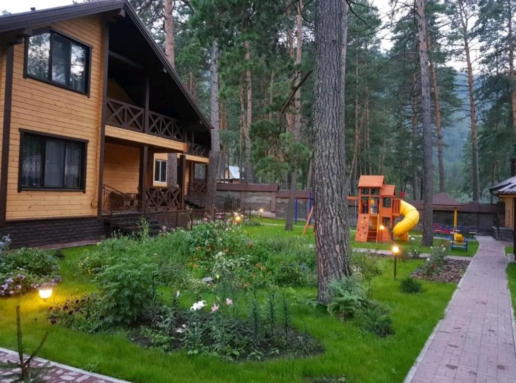 Частный дом Усадьба Горный Алтай - главное фото