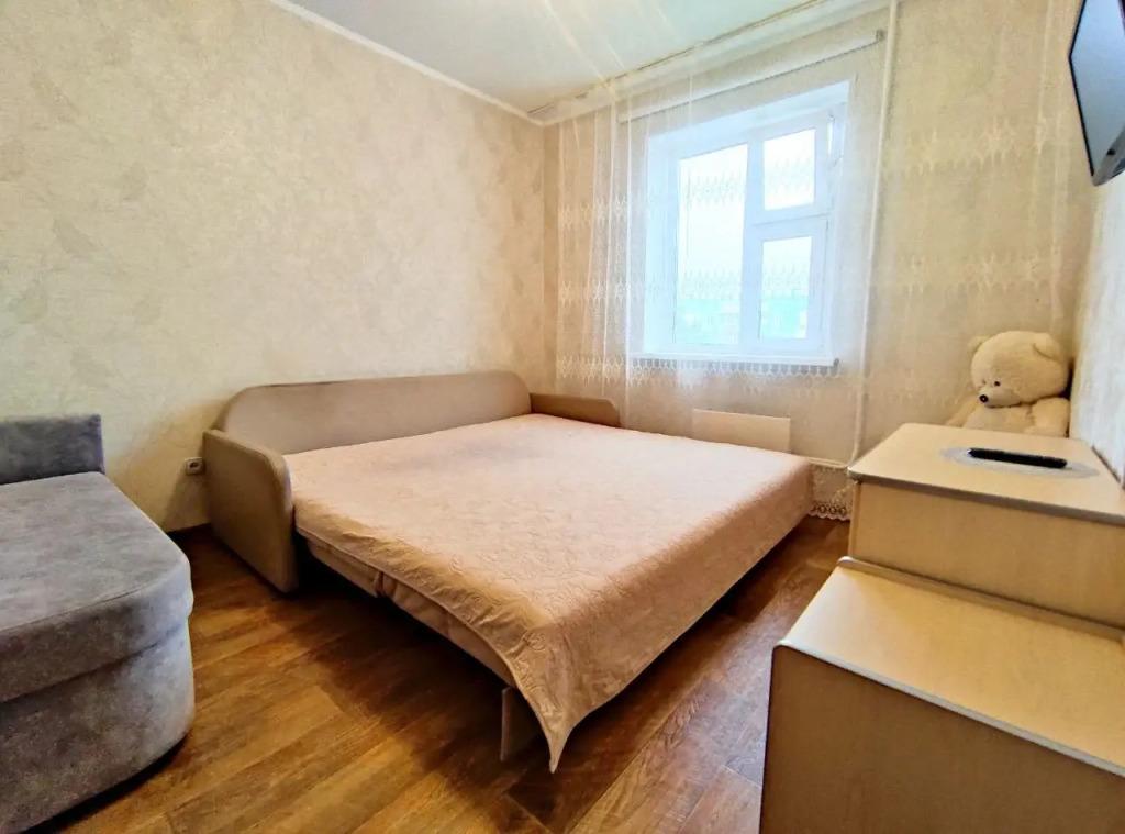 Квартира двухкомнатная рядом с торговым центром - главное фото