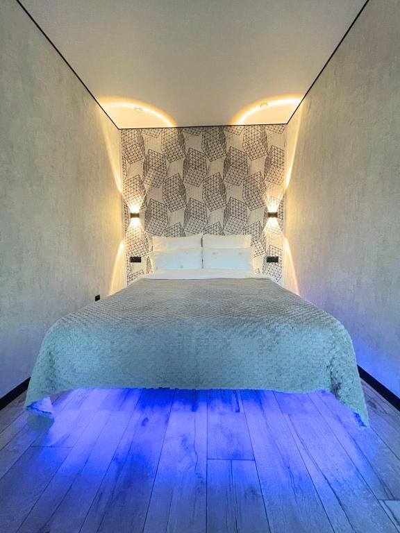 Квартира Евродвушка на Комарова - главное фото