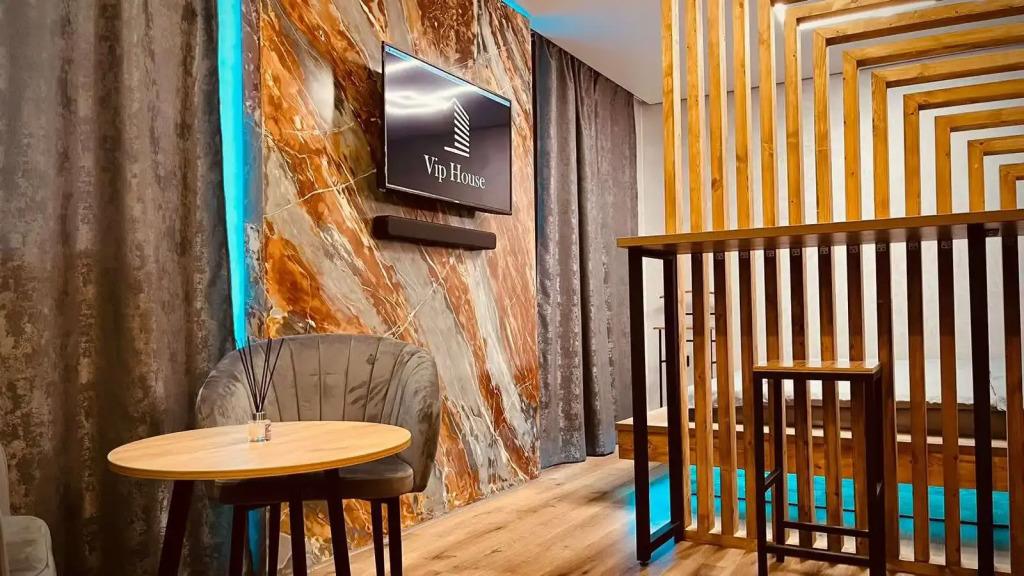 Апартаменты с дизайнерским ремонтом и сауной - главное фото