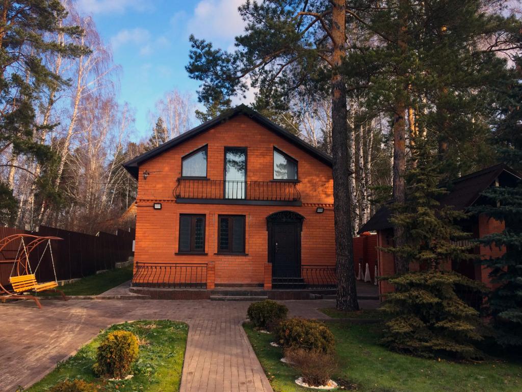 Отель База отдыха Коттеджи - главное фото