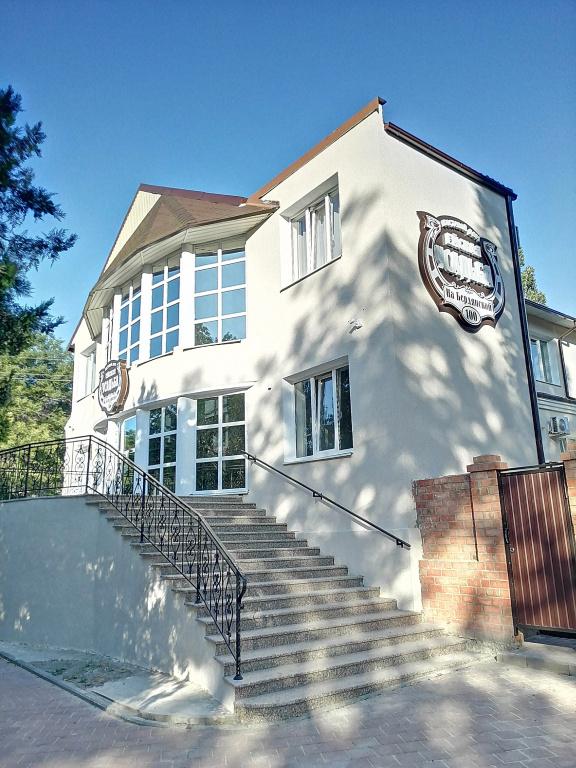 Гостевой дом Ейская усадьба на Бердянской - главное фото