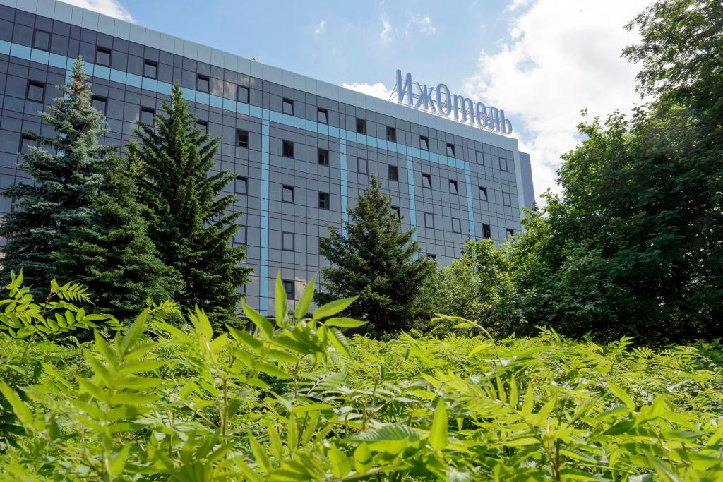 Отель ИжОтель - главное фото